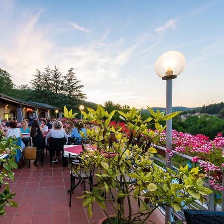 Campeggio Village Il Poggetto 3*