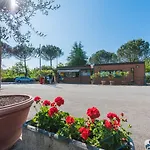 Kemping Village Il Poggetto 3*