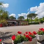 Village Il Poggetto 3* Troghi