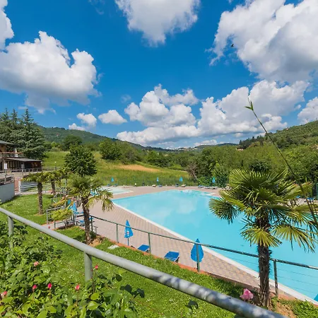 Village Il Poggetto 3* Troghi